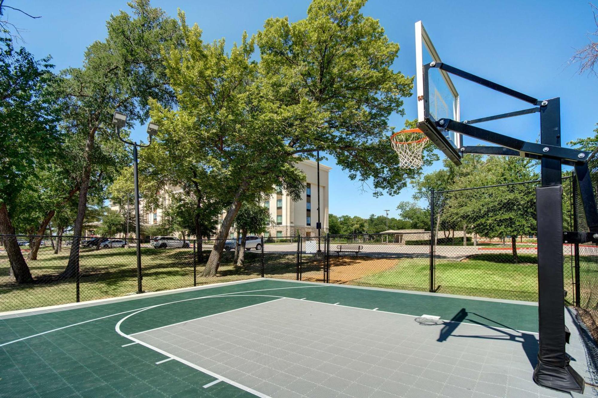 Hampton Inn & Suites Dallas/Plano-East מראה חיצוני תמונה